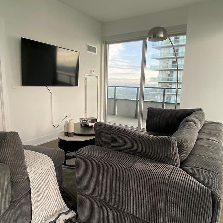 1 Bedroom Waterfront Condo Торонто Екстериор снимка