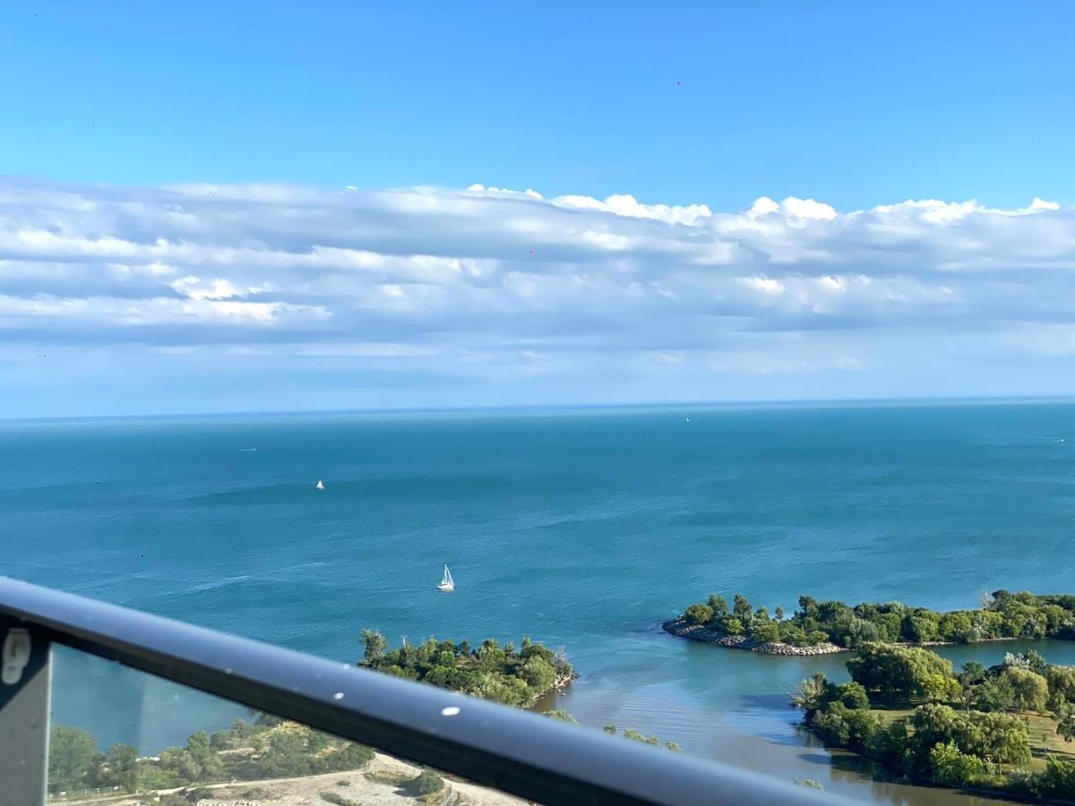 1 Bedroom Waterfront Condo Торонто Екстериор снимка