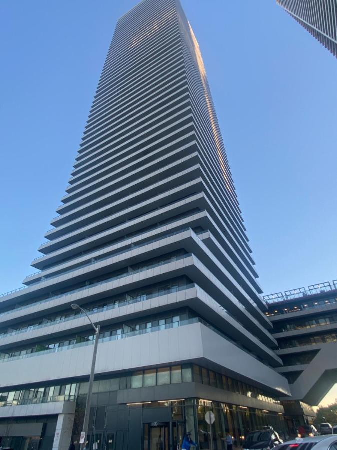 1 Bedroom Waterfront Condo Торонто Екстериор снимка